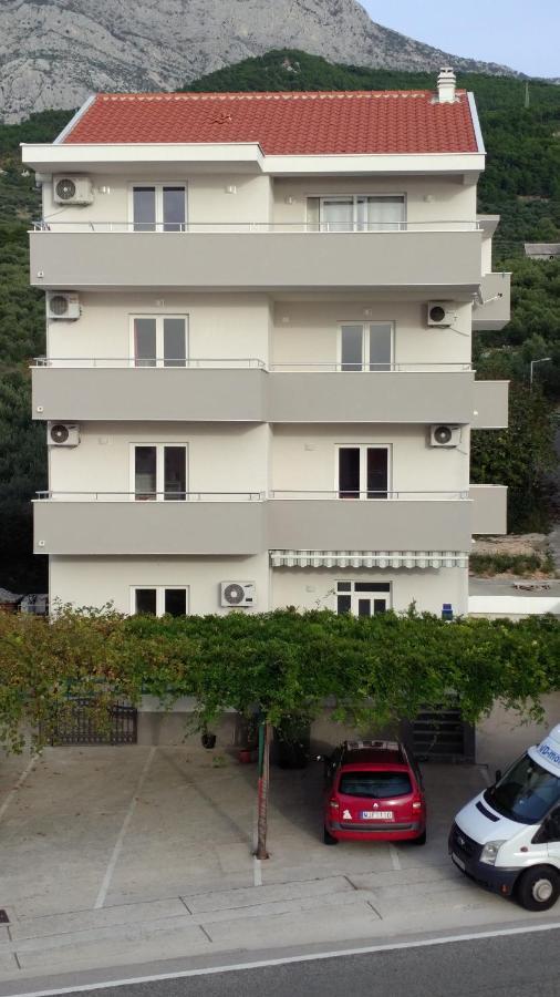 Apartments Zora Tucepi Exterior photo