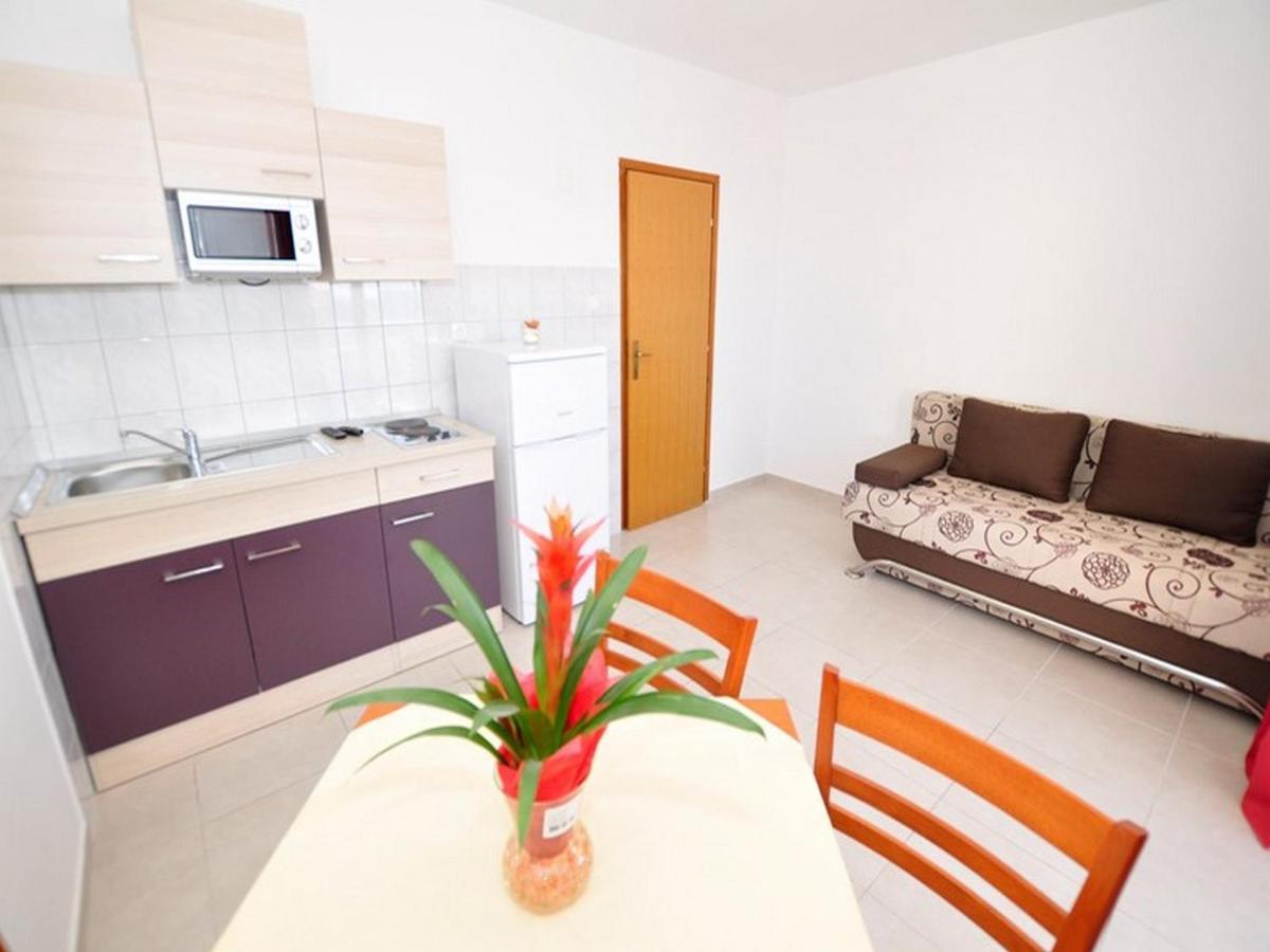 Apartments Zora Tucepi Exterior photo